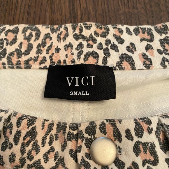 VICI- leopard print shorts - Picture 4 of 5